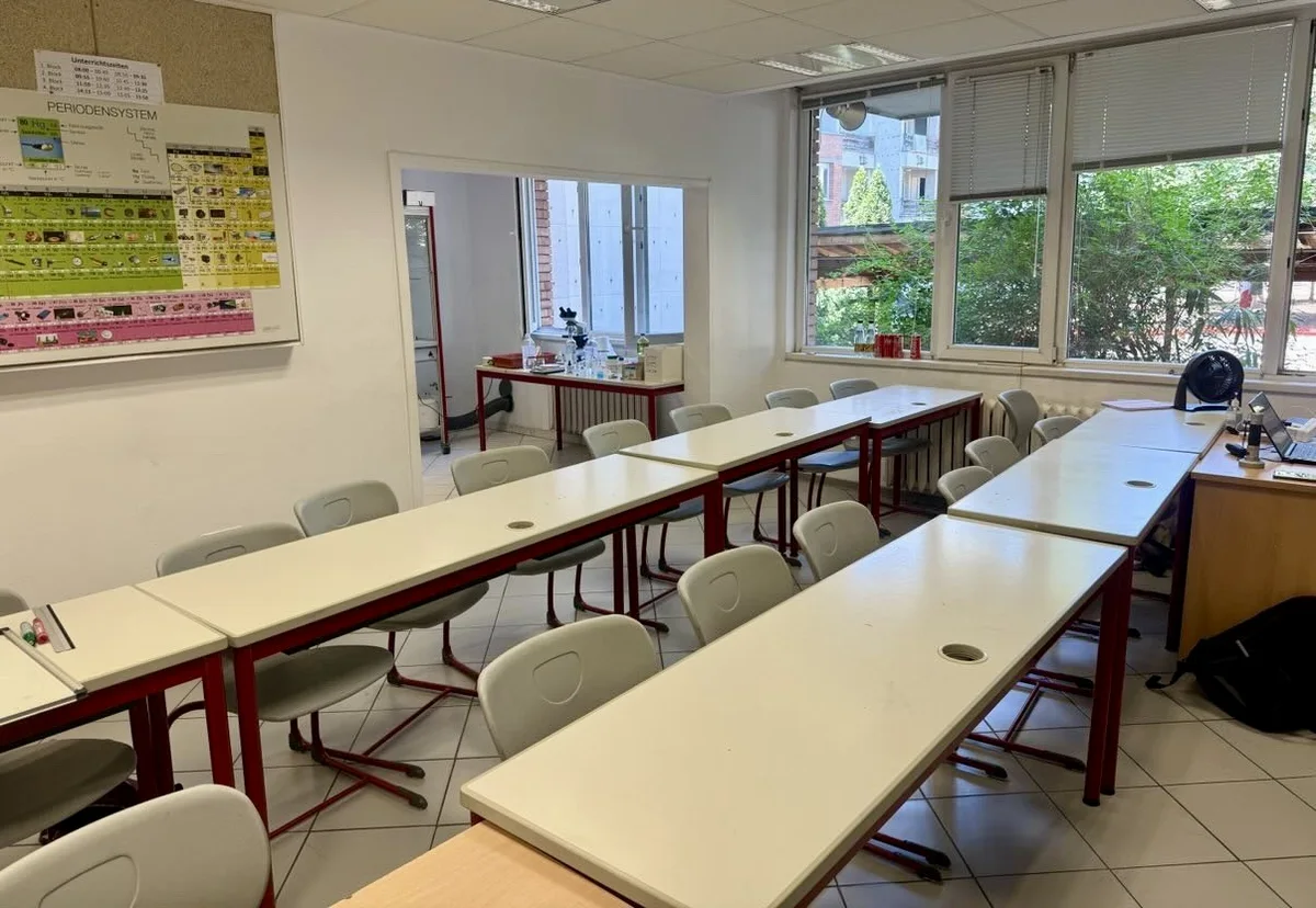 Deutsche Schule Sofia classroom with adjoining room
