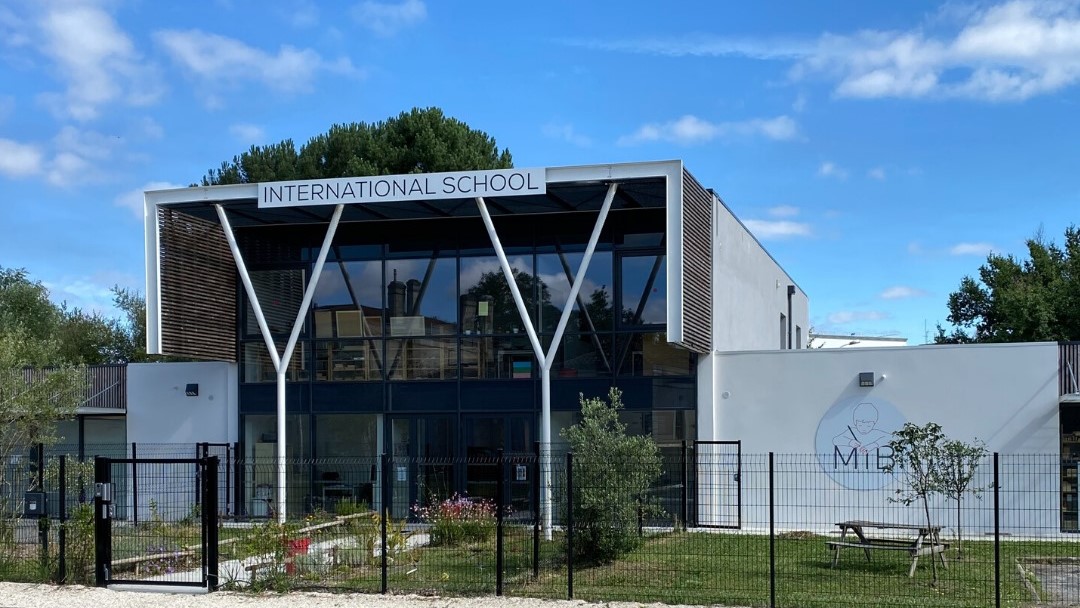 International School 33 campus buildings
